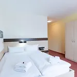 Mit-mensch 3* برلين