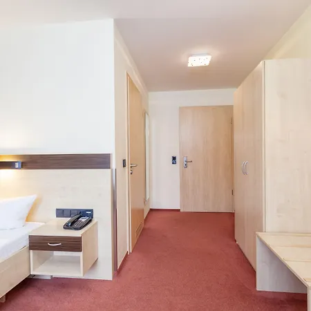 Mit-mensch מלון ברלין