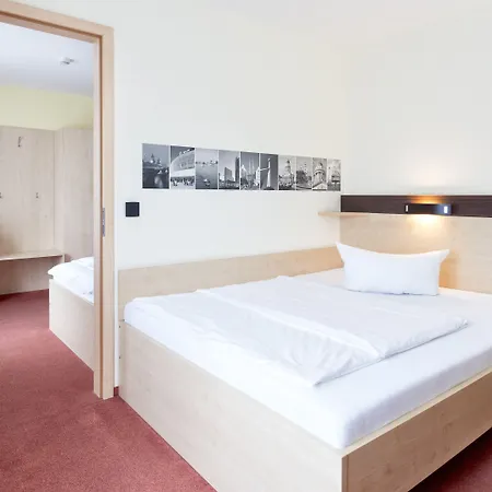 Mit-mensch מלון ברלין