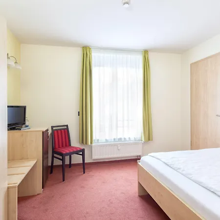 Mit-mensch מלון ברלין