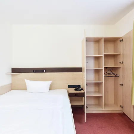 Mit-mensch Hotel 3*